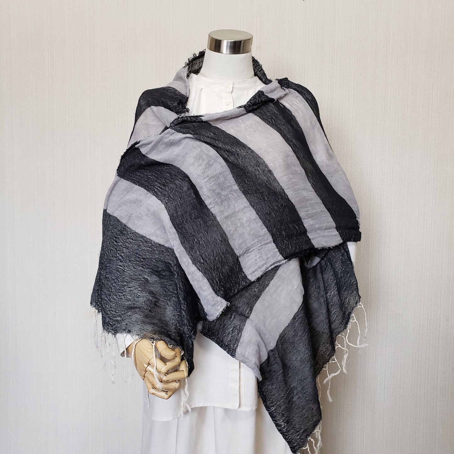 Kameda stripe Karami woven stole long black and light gray border