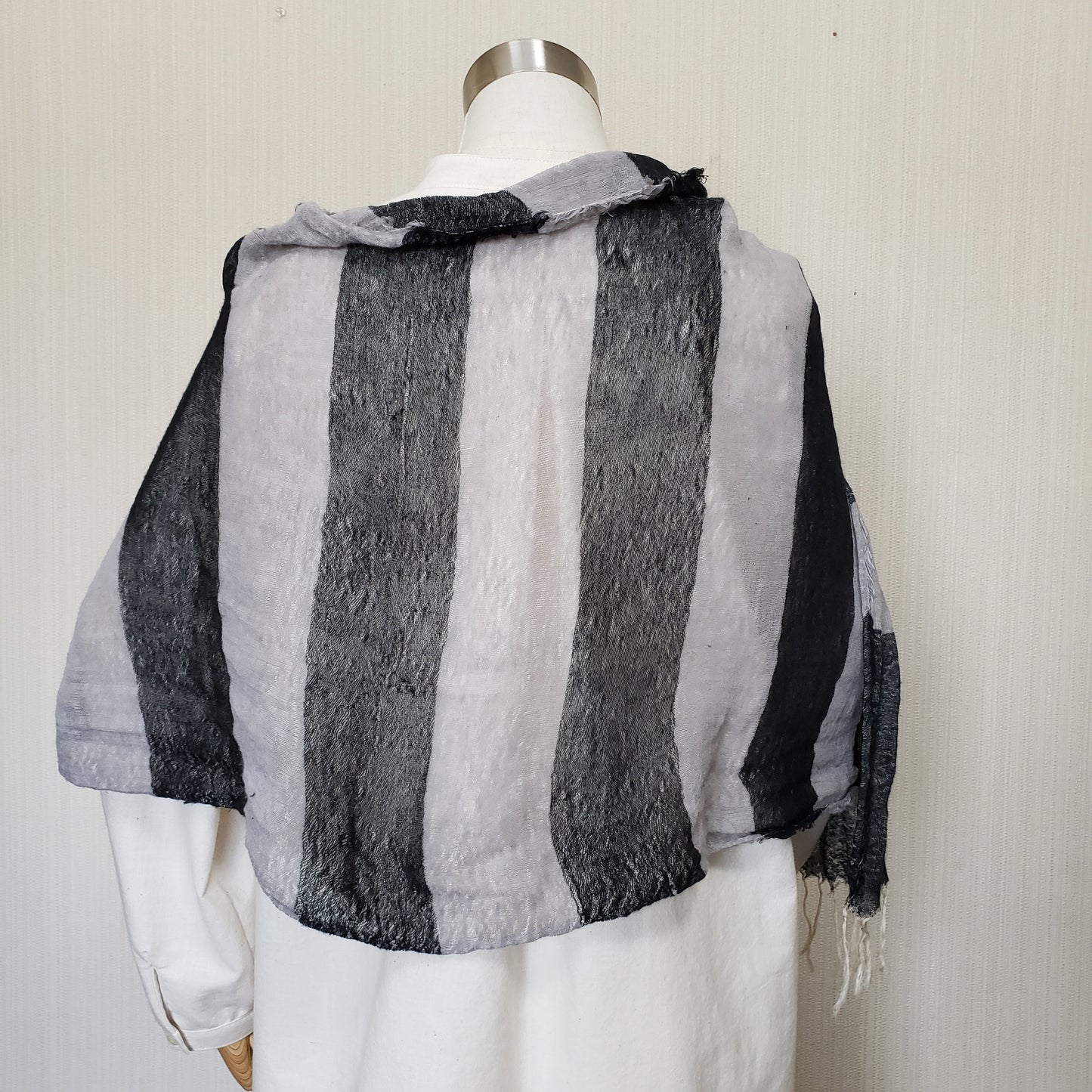 Kameda stripe Karami woven stole long black and light gray border