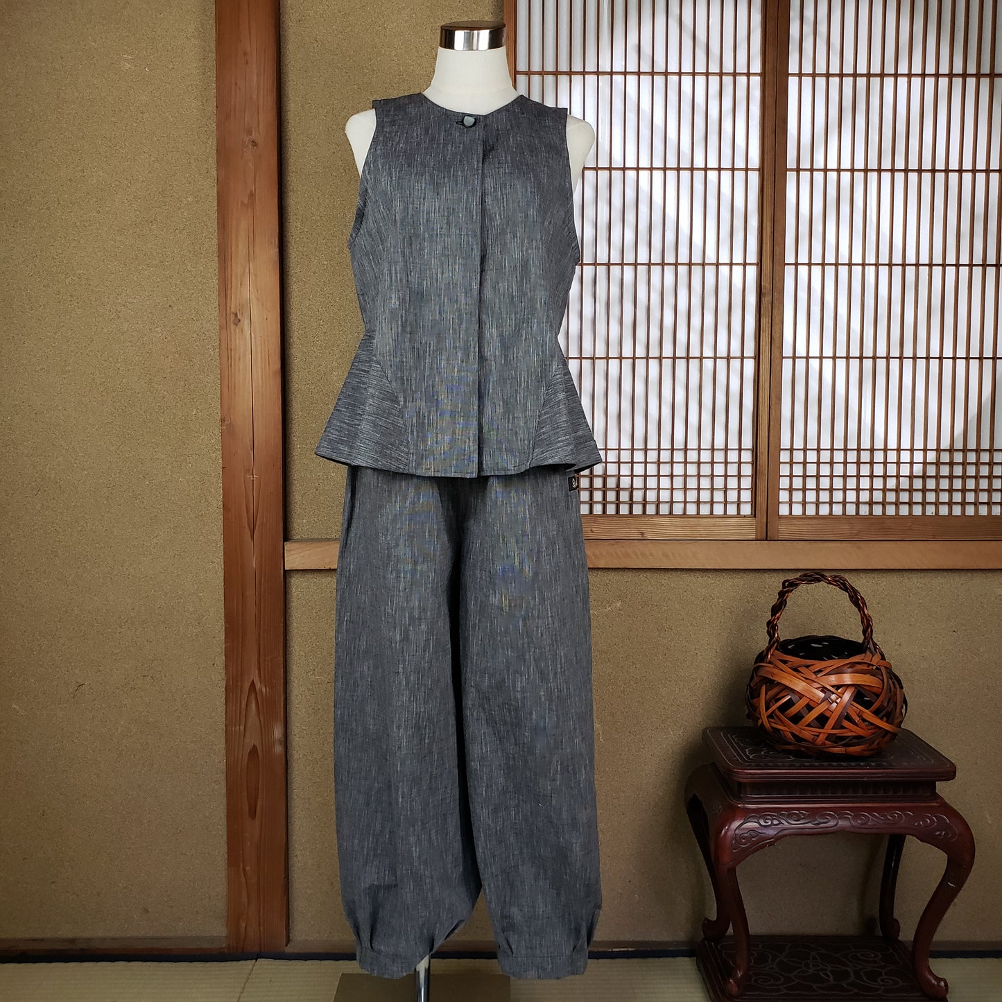 22034 ひとつボタンベスト 綿つむぎ普通地 チャコール