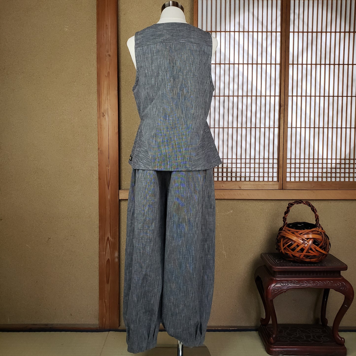 22034 ひとつボタンベスト 綿つむぎ普通地 チャコール
