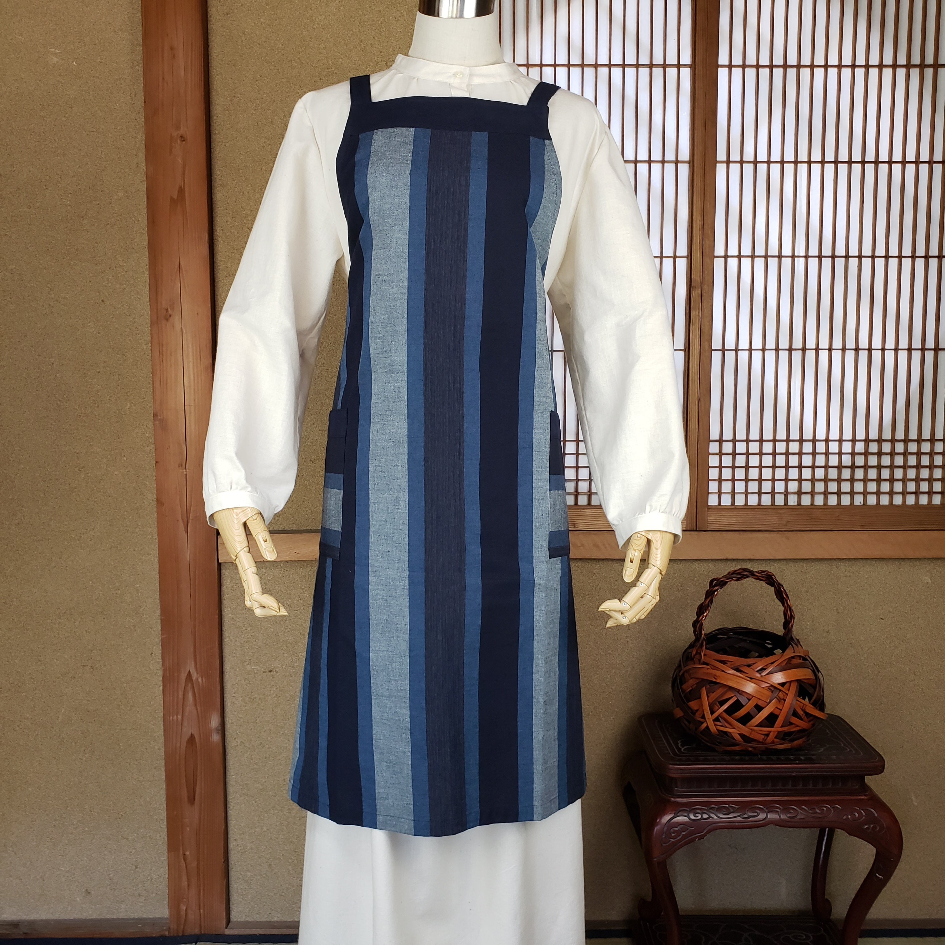 新潟の料理研究家と考えた伝統織物「亀田縞」のエプロンが発売